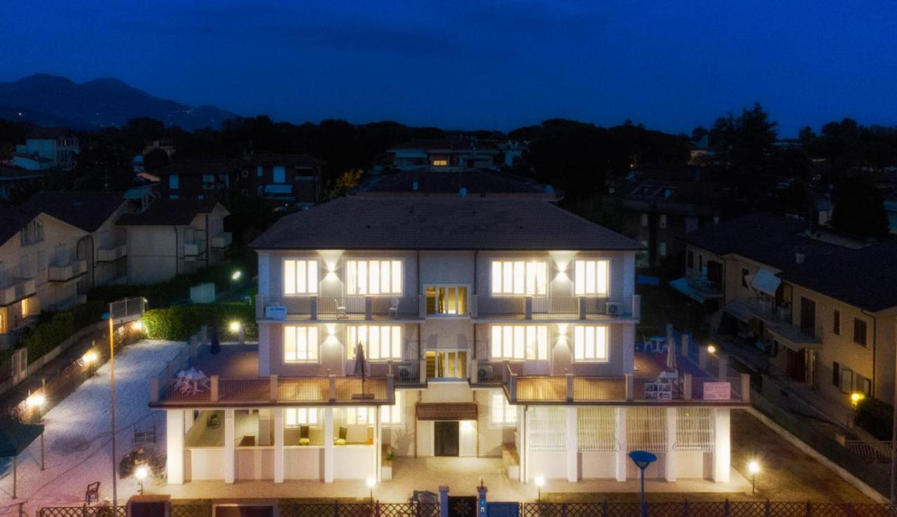Residence Deamarina Marina di Massa Kültér fotó