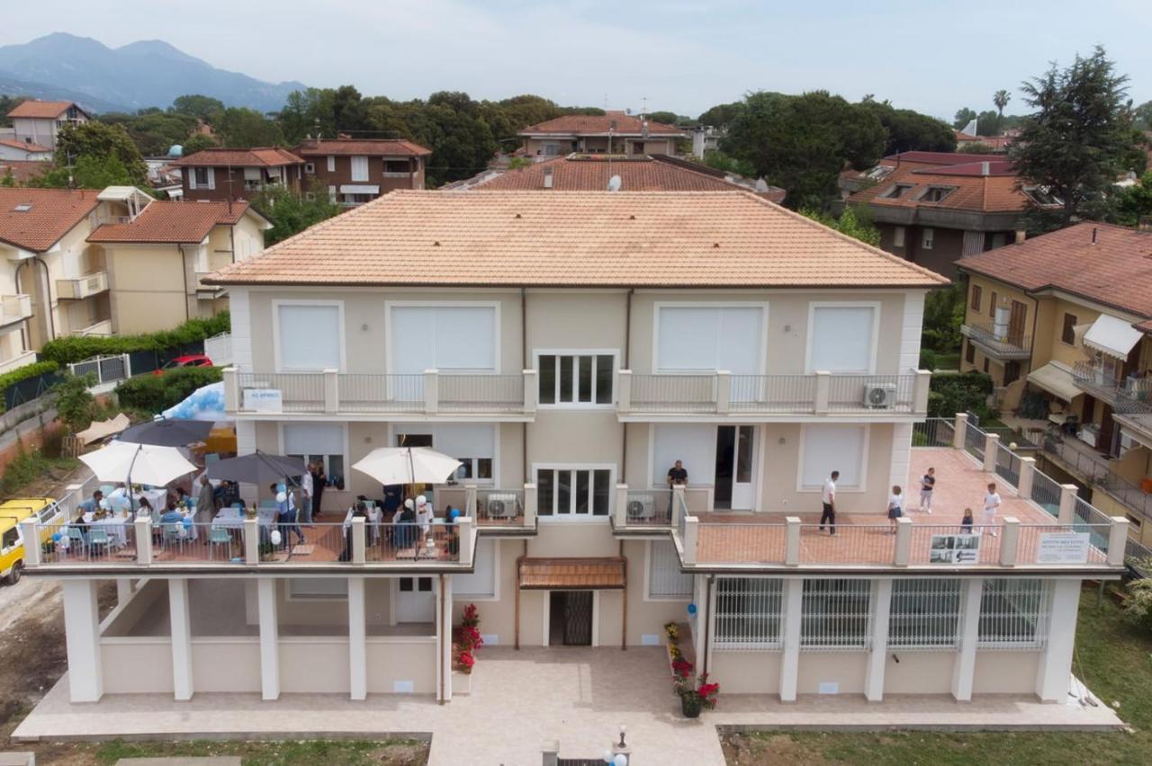 Residence Deamarina Marina di Massa Kültér fotó