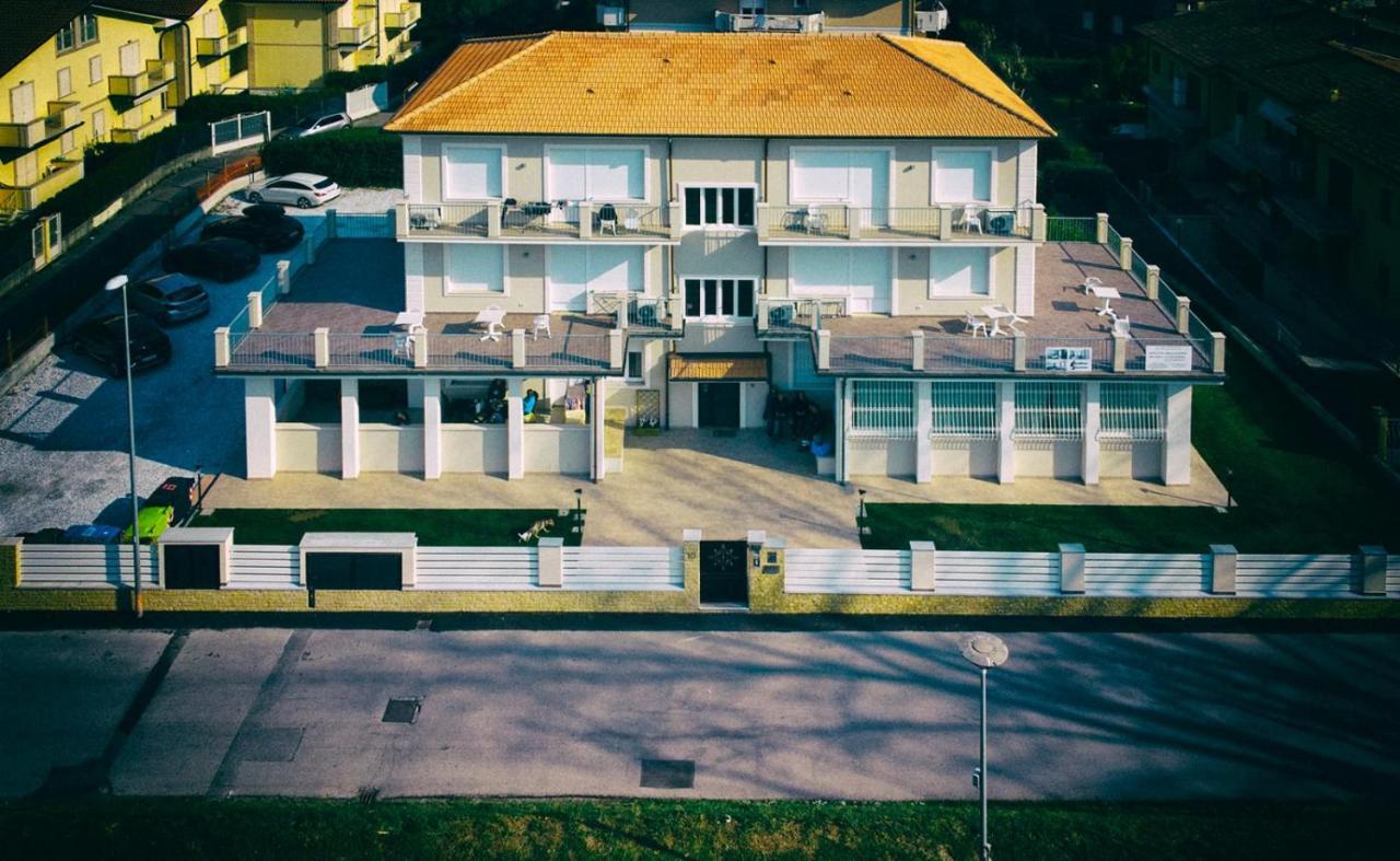 Residence Deamarina Marina di Massa Kültér fotó